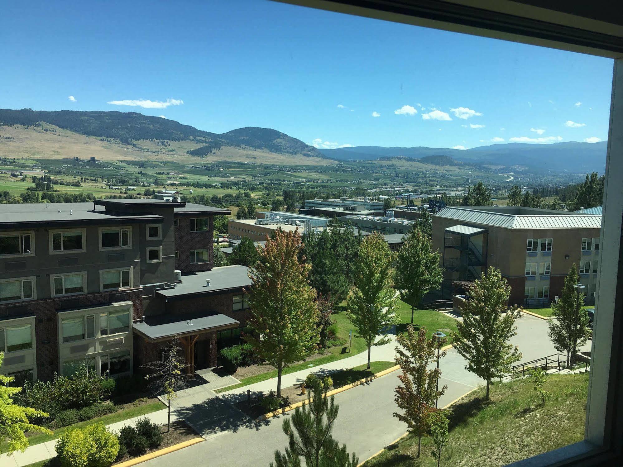 Ubc Okanagan Campus Ostello Kelowna Esterno foto