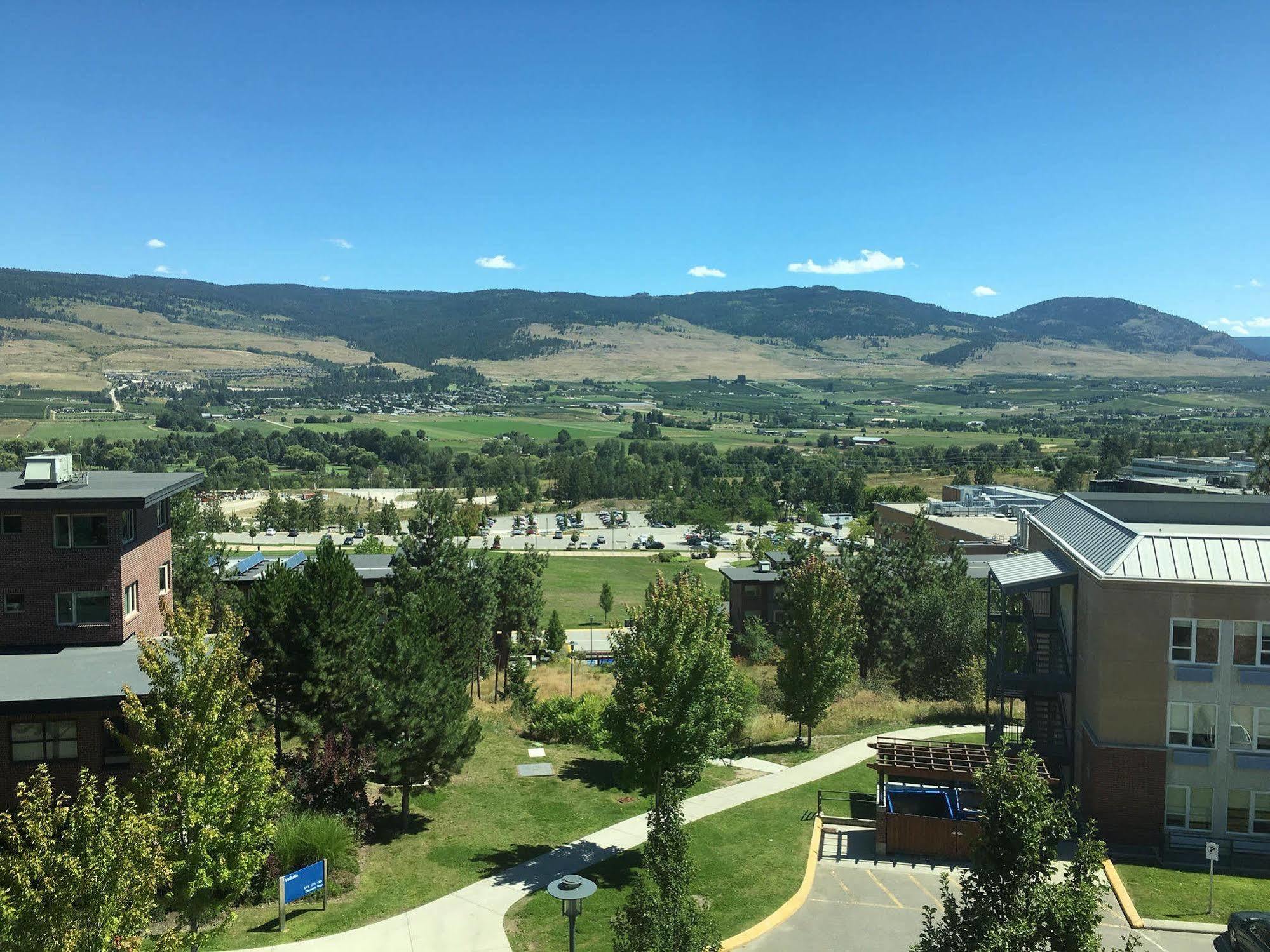 Ubc Okanagan Campus Ostello Kelowna Esterno foto